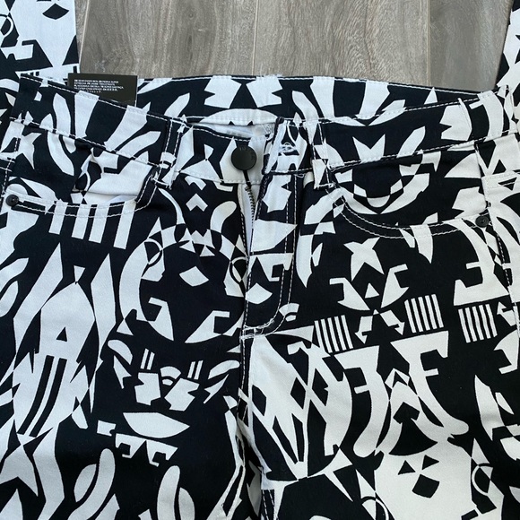 Women’s H&M printed jeans - Picture 3 of 11